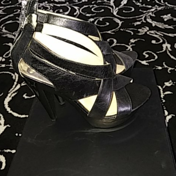 Shoes - Picture 3 of 4